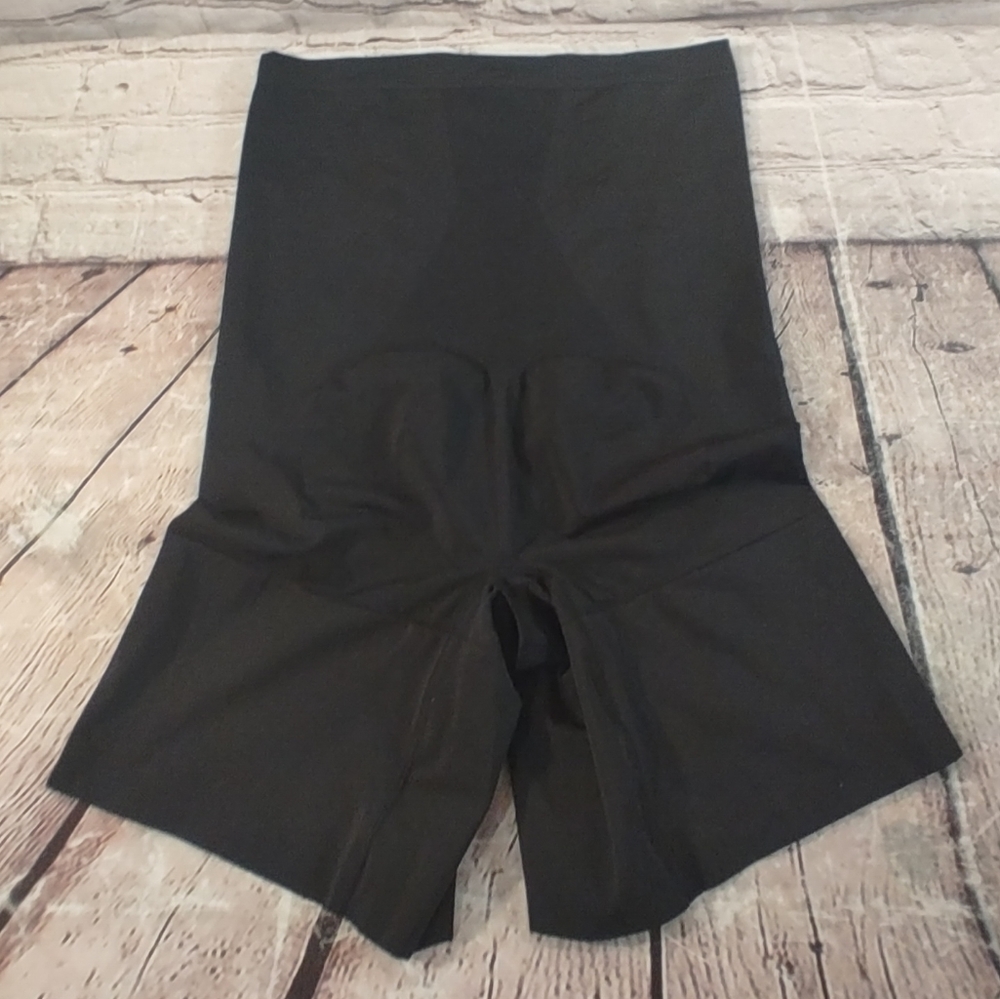 Spanx Oncore XL High Waist Mid Thigh Bottom Shaper Shorts Black